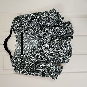 American Eagle Outfitters Black and White Floral Top